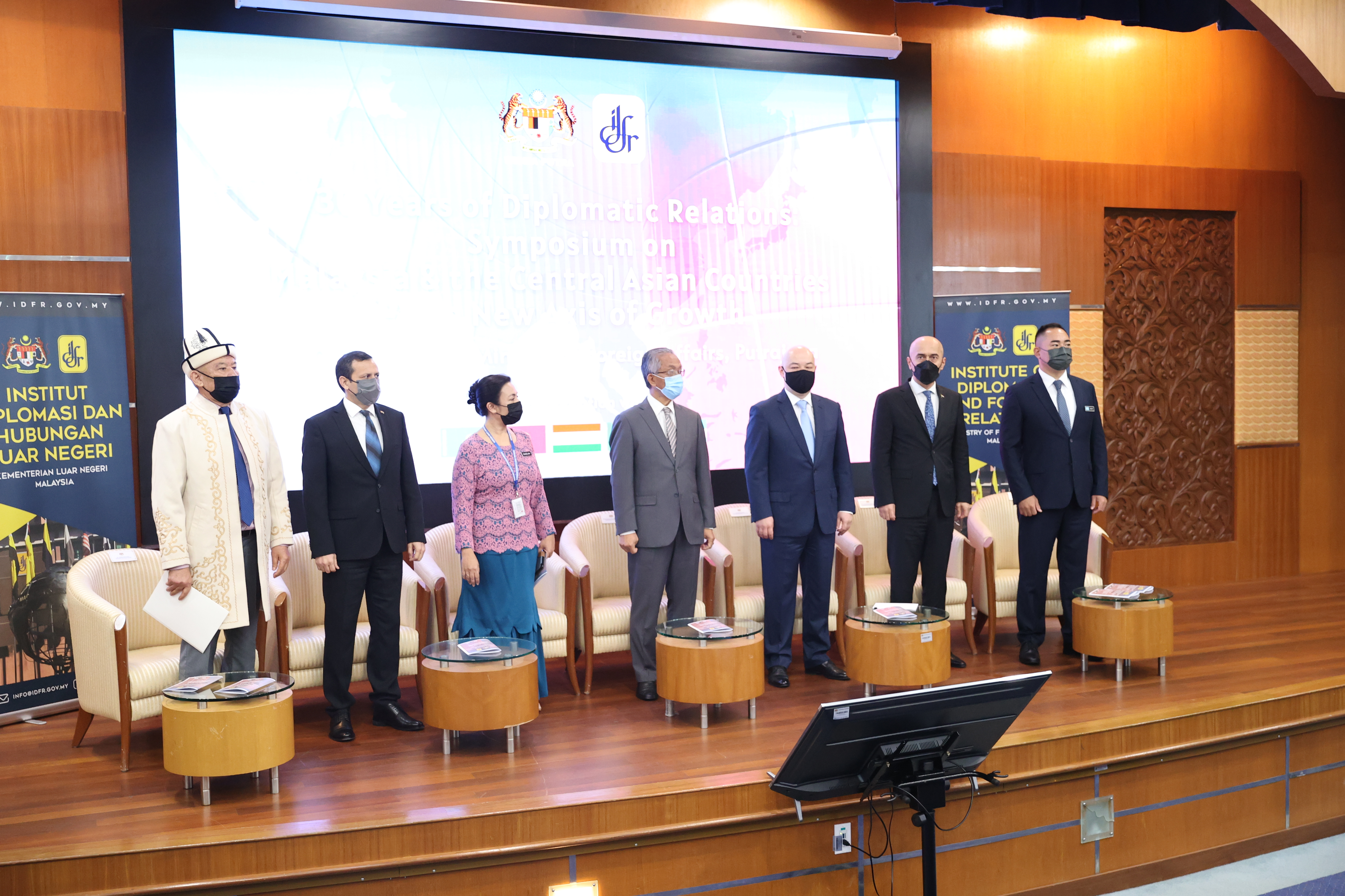 Центральная Азия укрепляет сотрудничество с Малайзией