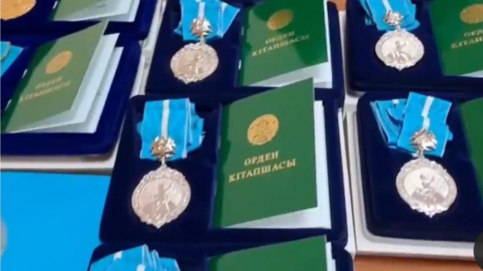 Атақтылардың жалаңаш фотосессиясы Алдын ала жыныстық қатынас пен ауызша секске сипаттама