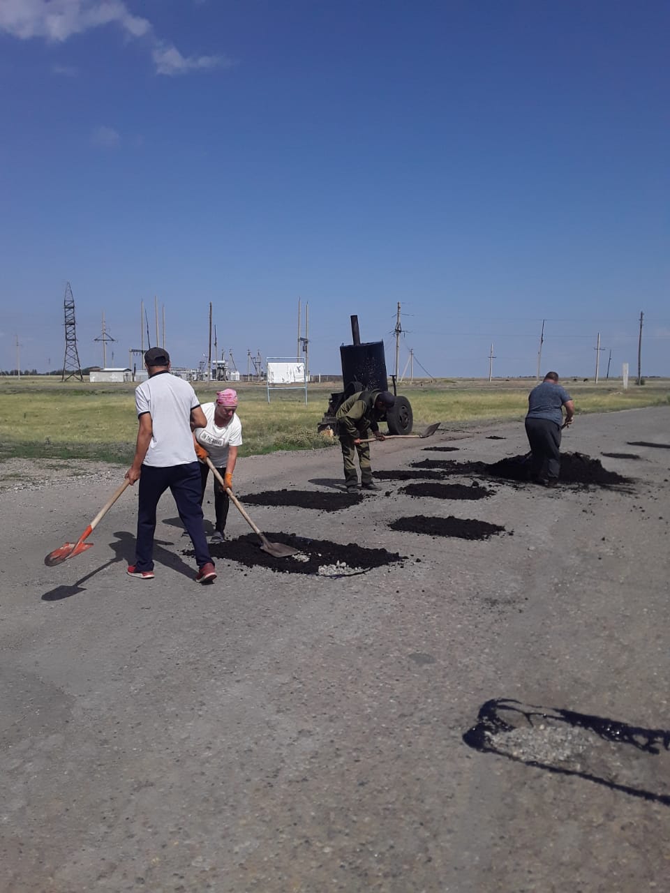 In the village of Bel-Agach, patching of Altaiskaya Street was carried out