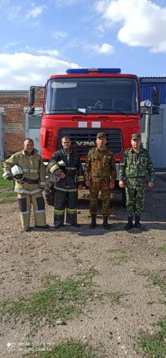 Огнеборцы села Пресновка при тушении пожара спасли мужчину