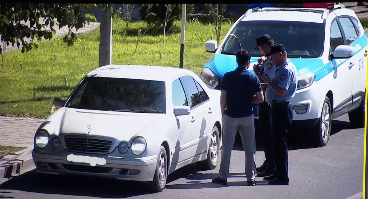 Полицейские установили водителя автомашины с поддельными номерами