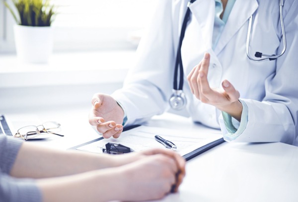 Келли Трампты онлайн көріңіз