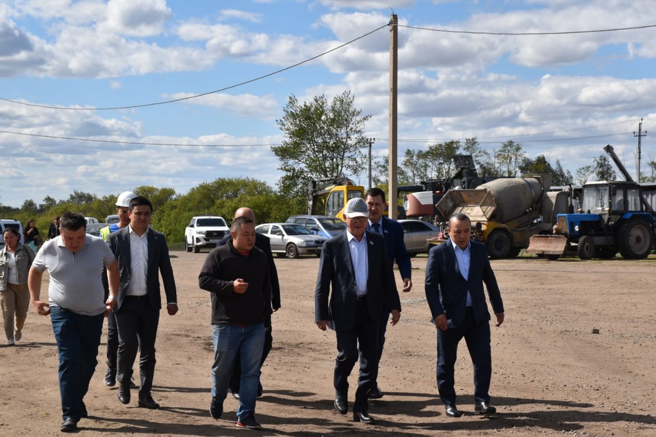 Уалихановский район с рабочим визитом посетил депутат Сената Парламента Республики Казахстан Ерик Султанов