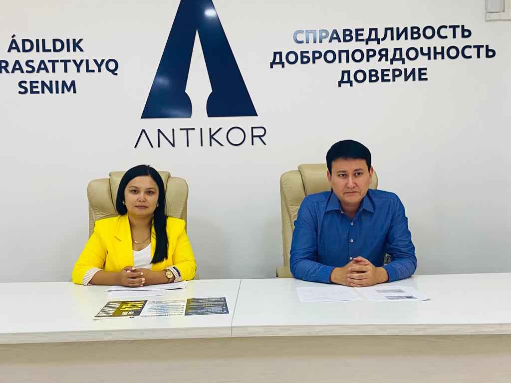 Анасы мен баласы төсек порносын бөліседі