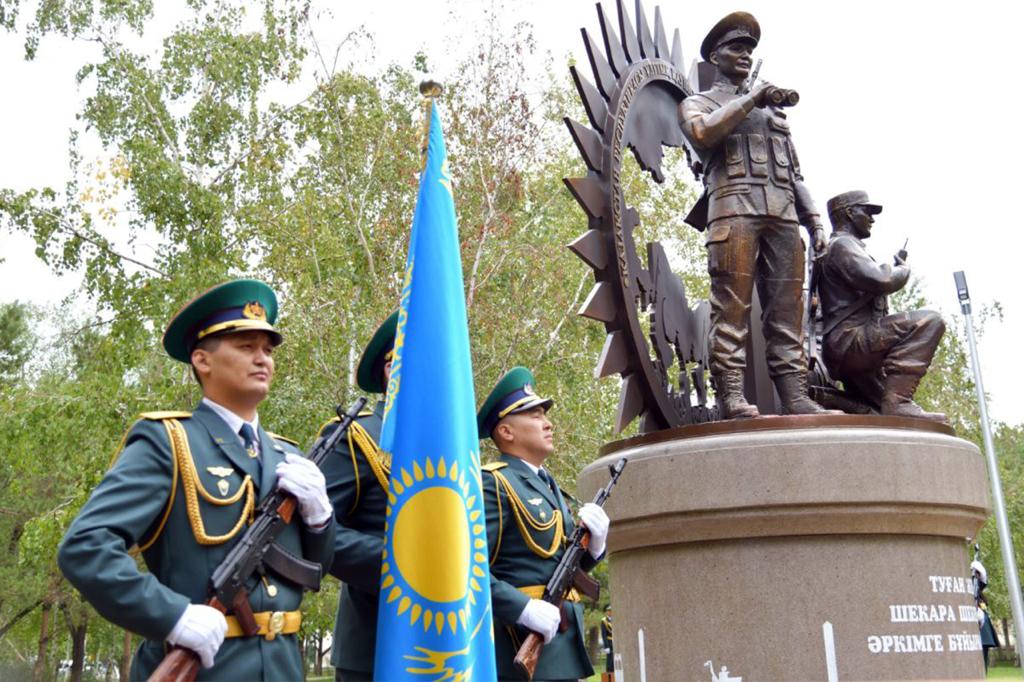 Елордада шекарашыларға арналған ескерткіштің салтанатты ашылуы өтті