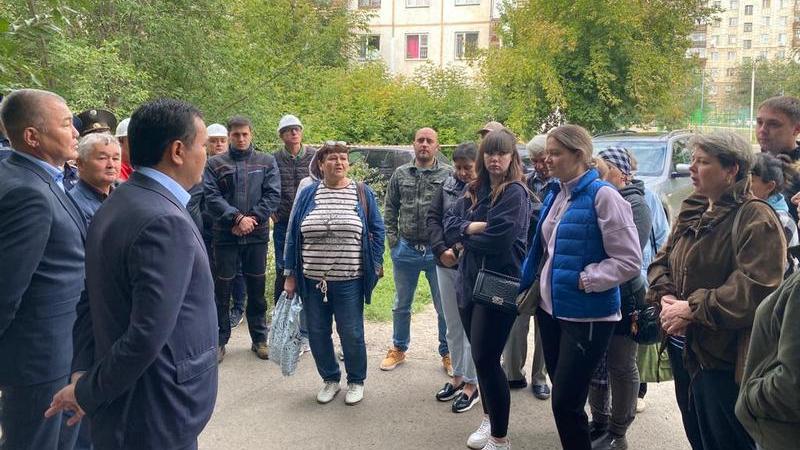 Женис Касымбек в Темиртау встретился с пострадавшими из-за вспышки газа жителями