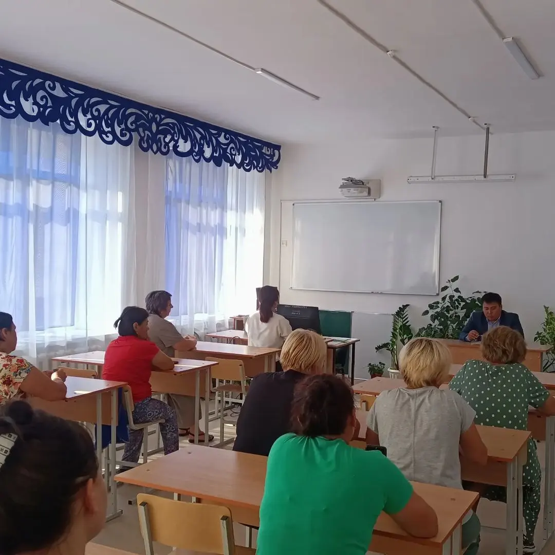 Сегодня в СШ ✓1 г. Есиль исполняющий обязанности акима города Жусупов Арман Ильясович провел регулярную встречу с жителями южной части города