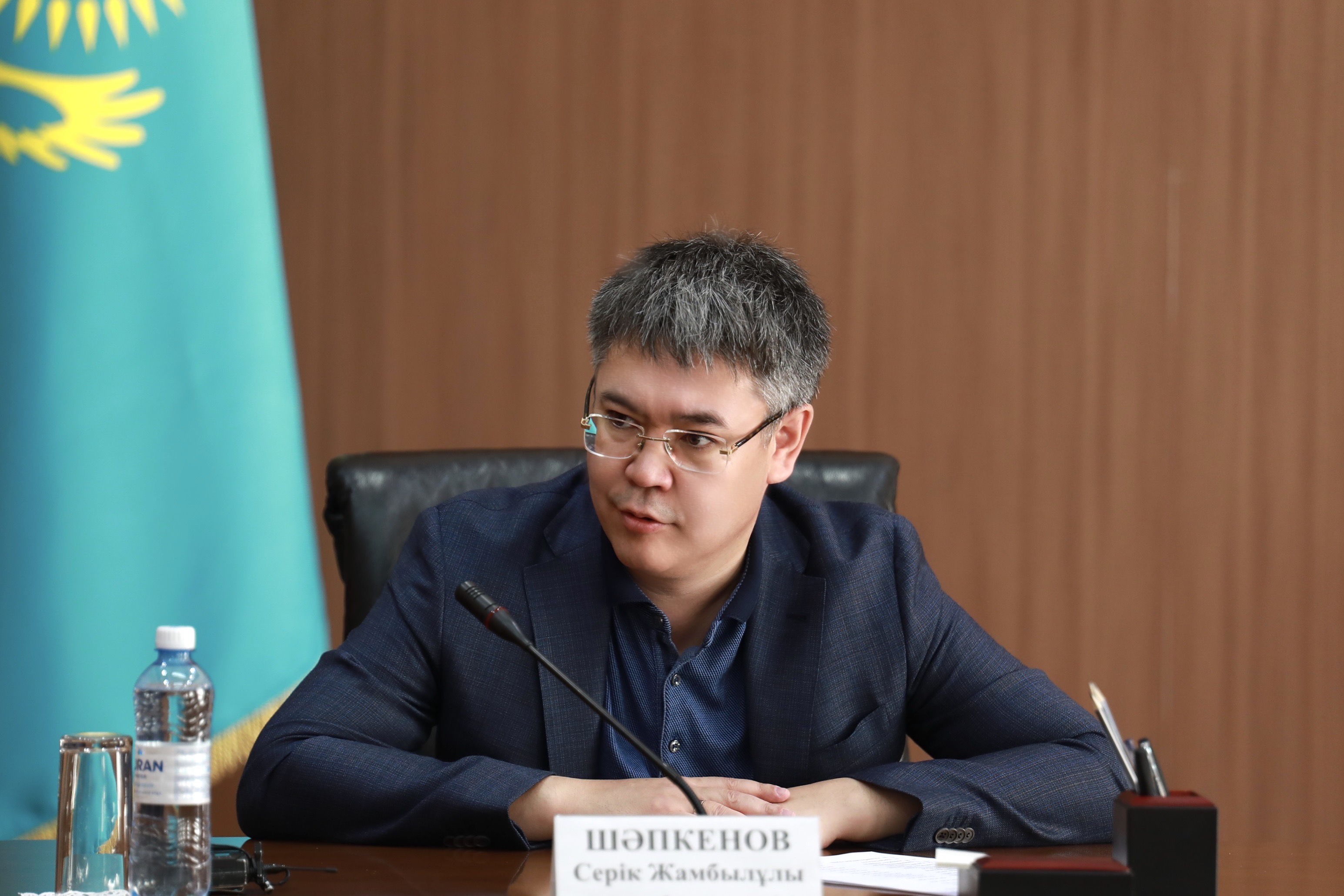Атырау облысының әкімі Серік Шәпкенов айтыскер ақындармен кездесті