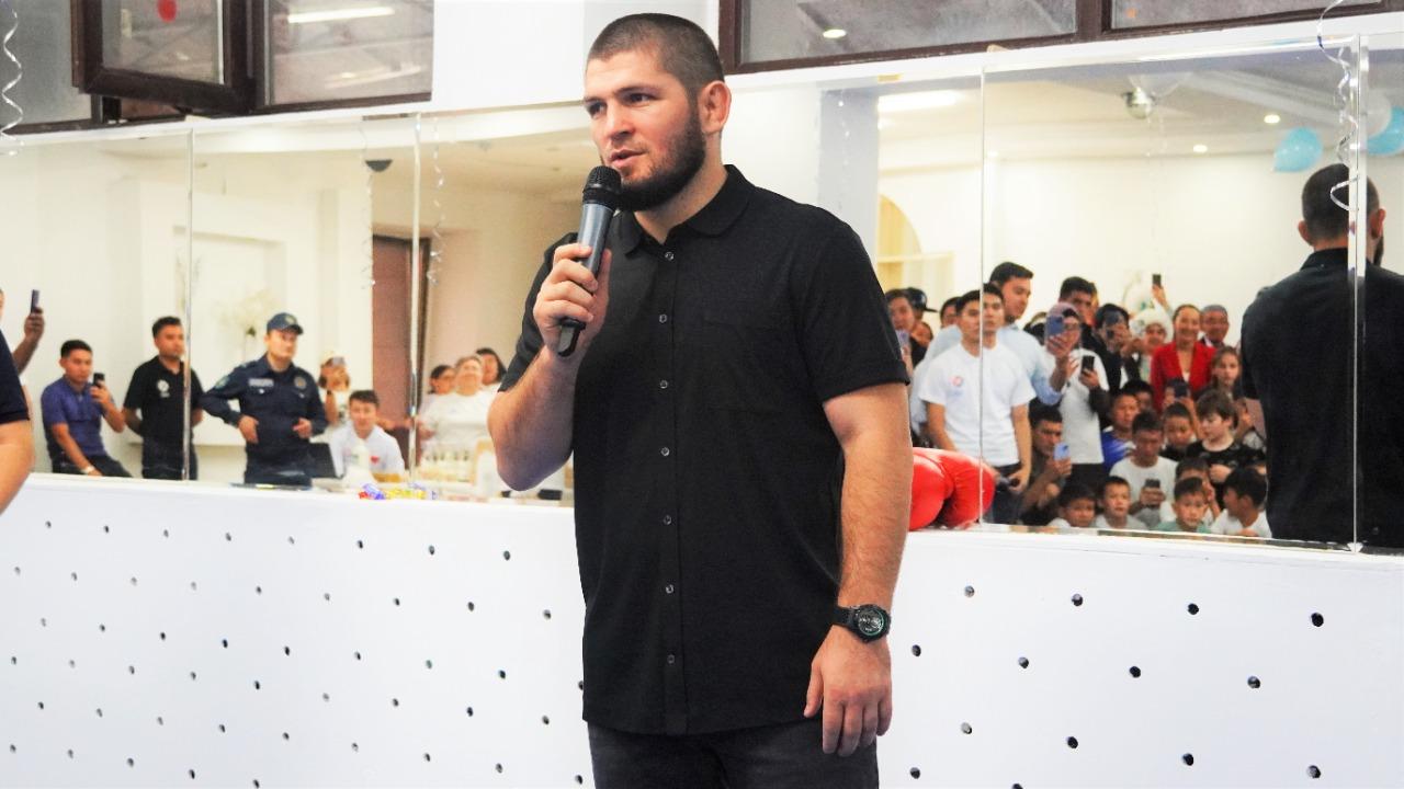 Хабиб Нурмагомедов принял участие в открытии столичного дворового клуба