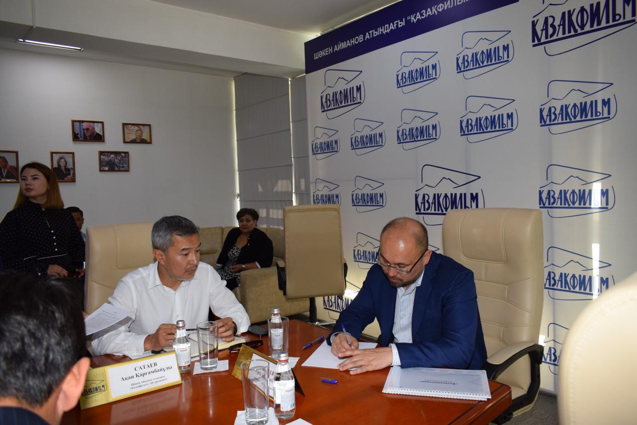 Работникам «Казахфильма» повысят зарплату