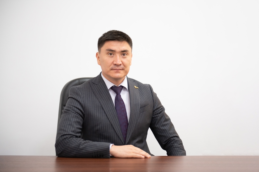 Шұлықтарда, ит стилінде, жопадан