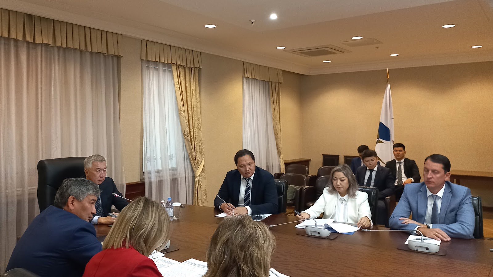 The decision of the Ministry of Internal Affairs lifted restrictions on the export of grain and flour, established quotas for the export of livestock