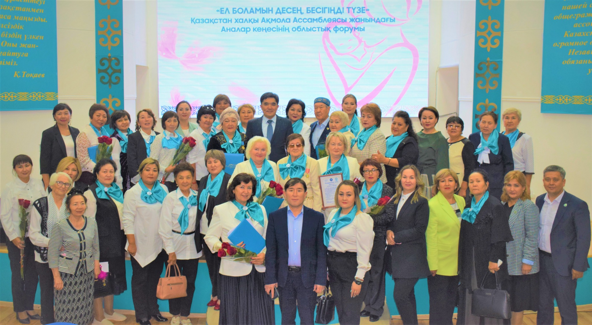 Автобуста секс туралы порно көру