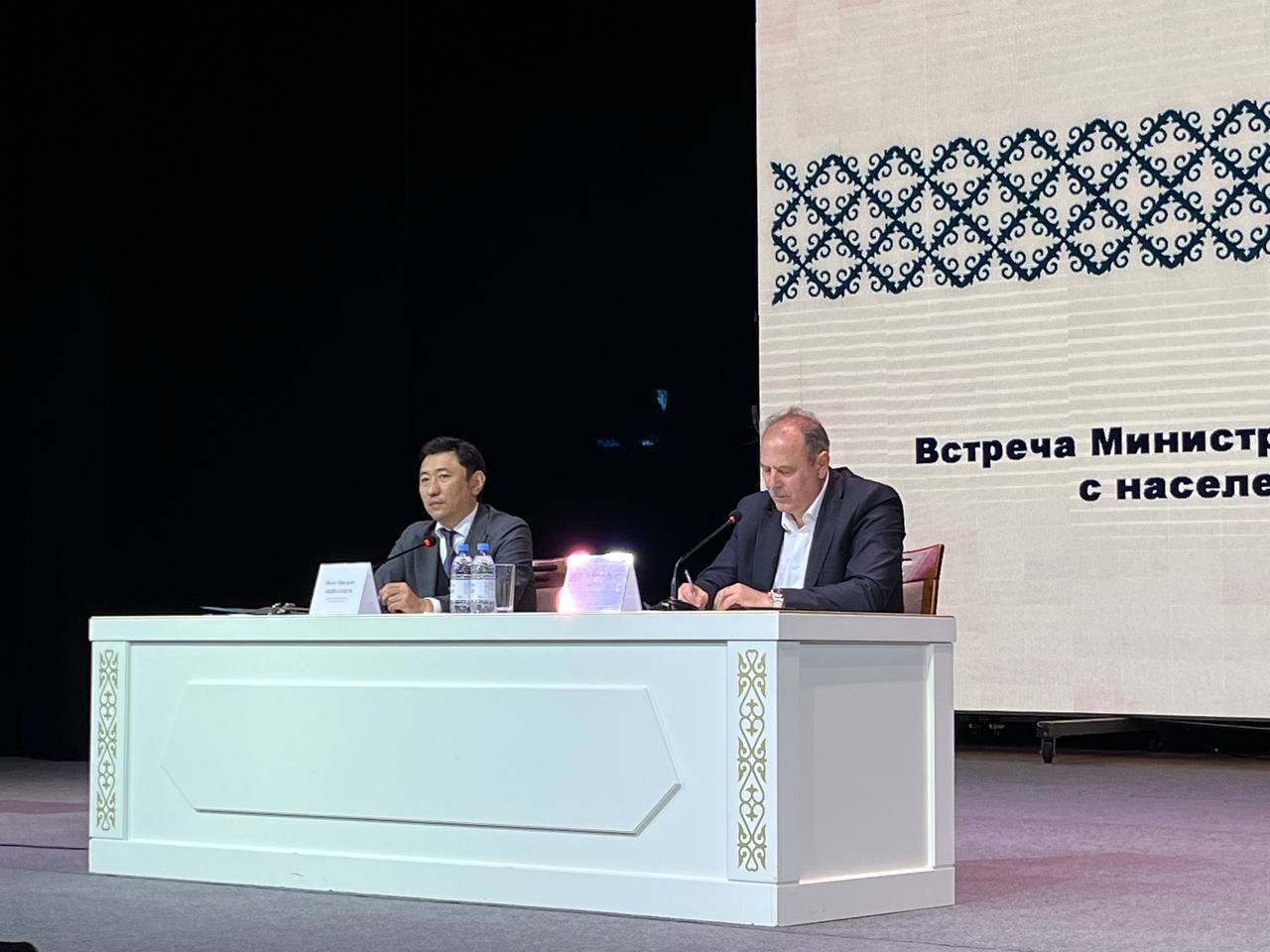 Министр энергетики РК Болат Акчулаков провел встречу с населением Павлодарской области