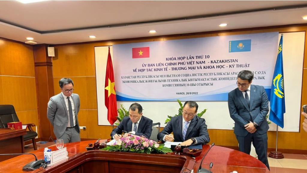 Казахстан готов нарастить экспорт во Вьетнам на более $500 млн