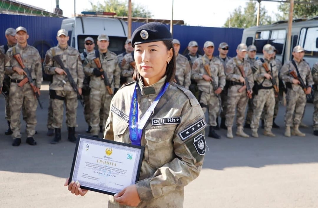 Стюардессалардың ұрысқанын қараңыз