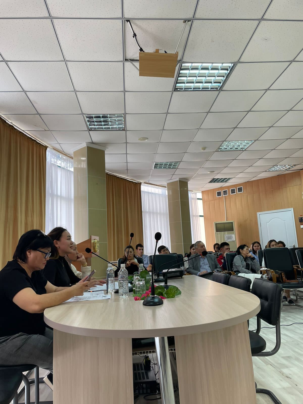 ⚜Қазақстан Республикасы Денсаулық сақтау министрлігі Бас мемлекеттік санитариялық дәрігерінің 2021 жылғы 19 қыркүйектегі №30 «2022-2023 жылғы эпидмаусымда тұмау және ЖРВИ бойынша санитариялық-профилактикалық, санитариялық-эпидемияға қарсы іс-шараларды жүргізу туралы», "Жіті респираторлық вирустық инфекциялар, тұмау және олардың асқынулары (пневмония), менингококк инфекциясы, COVID-19 коронавирустық инфекциясы, желшешек, скарлатина кезінде санитариялық-эпидемияға қарсы, санитариялық-профилактикалық іс-шараларды ұйымдастыруға және жүргізуге қойылатын санитариялық-эпидемиологиялық талаптар" санитариялық қағидаларын бекіту туралы Қазақстан Республикасы Денсаулық сақтау министрінің м.а. 2021 жылғы 27 мамырдағы № ҚР ДСМ -47 бұйрығы және ҚР  Денсаулық сақтау минстрлігінің 2021 жылғы 26 мамырдағы №ҚР ДСМ-44 бұйрығы «Вирустық гепатиттер мен АИТВ инфекциясы бойынша санитариялық-эпидемияға қарсы, санитариялық-профилактикалық іс-шараларды ұйымдастыруға және жүргізуге қойылатын санитариялық - эпидемиологиялық талаптар туралы» бұйрықтары негізге алынған облыстық вебинар–кеңес