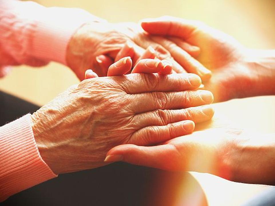 Более 58 тысяч человек получат единовременную помощь ко Дню пожилых в Карагандинской области