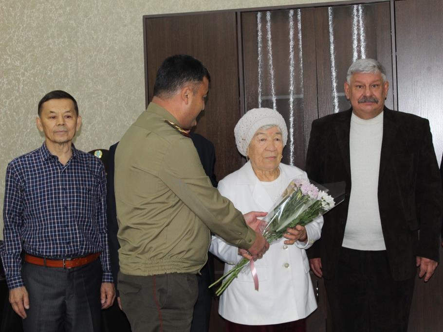 Құтқарушылар ардагерлерді халықаралық қарттар күнімен құттықтады