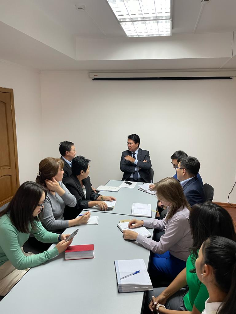 Общее совещание коллектива Управления экономики города Алматы