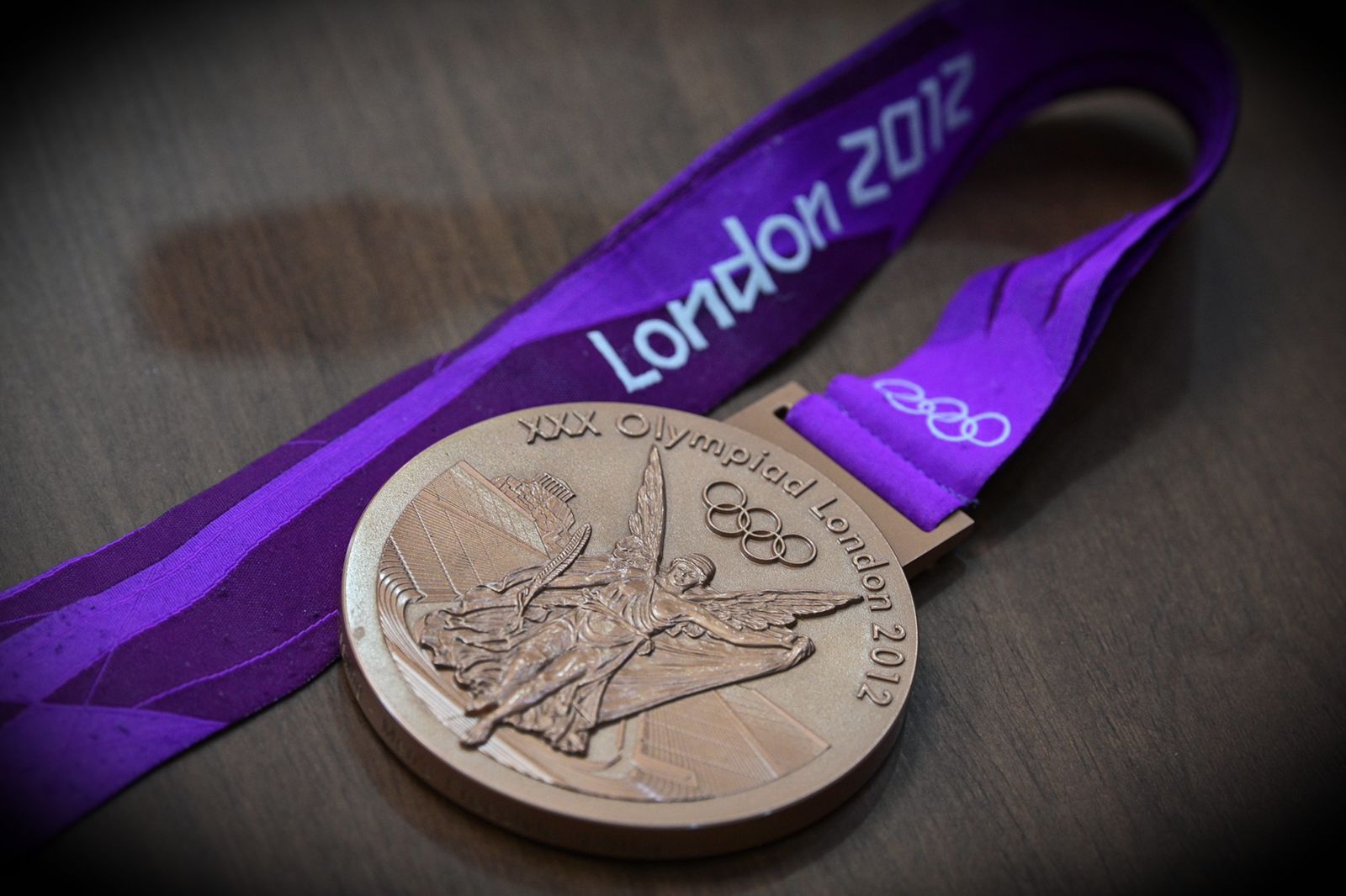 Абылкаир Скаков поздравил павлодарского борца с олимпийской медалью «Лондон-2012»
