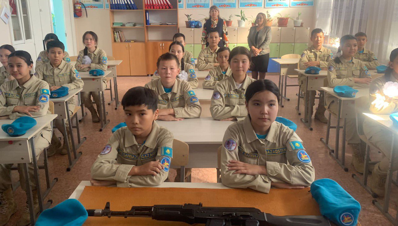 В регионах Казахстана проходят встречи с молодежью  и уроки мужества
