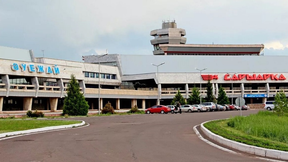В аэропорту Караганды в пилотном режиме вводят зональную посадку авиапассажиров