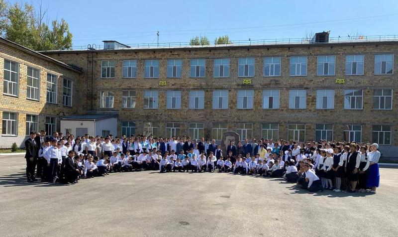 Қарағанды гимназиясының аумағында Ахмет Байтұрсыновқа ескерткіш орнатылды