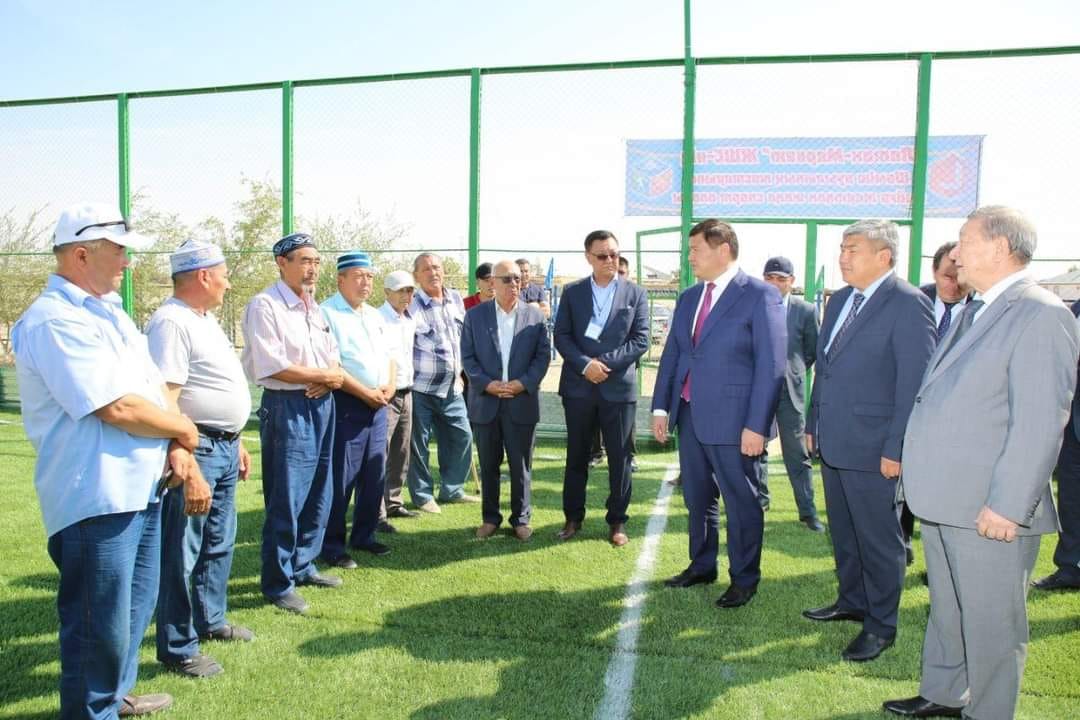 Облыс әкімі Шөміш елді мекеніндегі спорт алаңын көрді