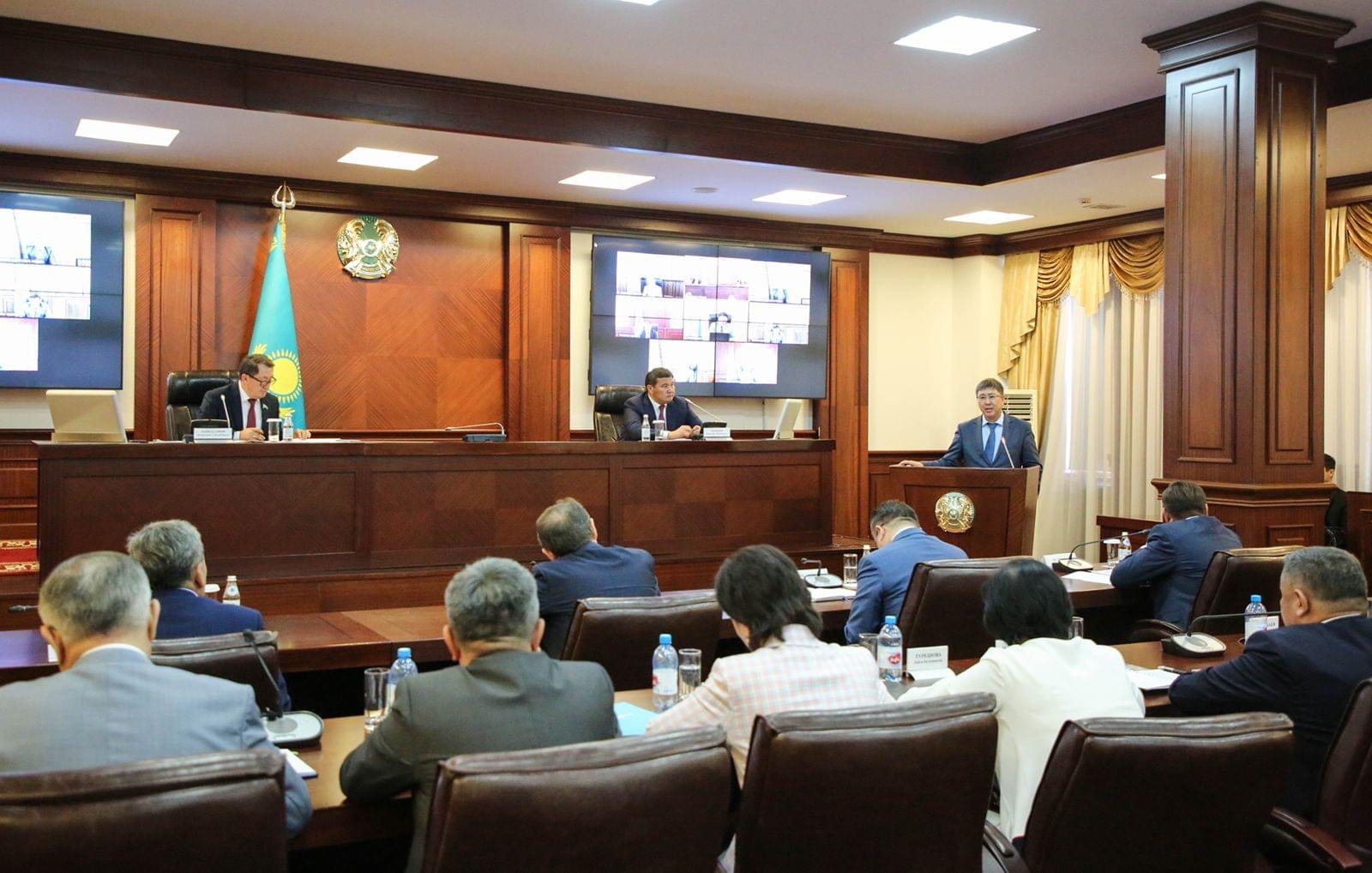 На внеочередном заседании Кызылординского областного маслихата рассмотрен вопрос уточнения областного бюджета