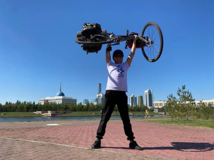 Веломарафонец из Караганды намерен за 55 дней преодолеть 5555 километров