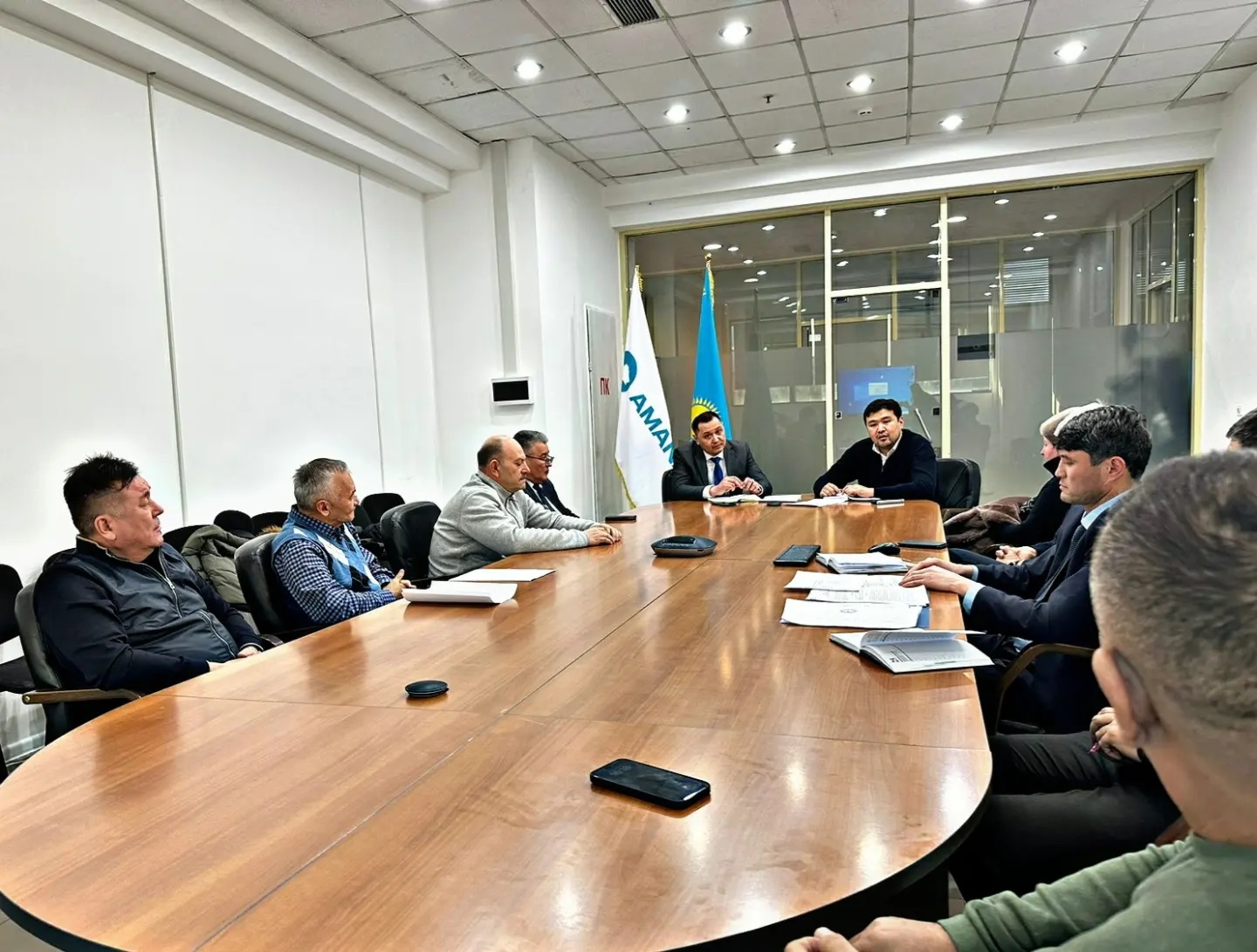 Инвестициялар және кәсіпкерлікті дамыту басқарма басшысының орынбасары Мақсат Жаңабаевтың төрағалығымен өткен жұмыс кездесуінде "Азық-түлік корпорациясы" ҰК АҚ ұн тартушыларға арзандатылған астықты ұсыну мәселесі талқыланды. Кейіннен осы астықтан бірінші сұрыпты ұн сатылады, одан нан пісірушілер әлеуметтік нан өндіреді.