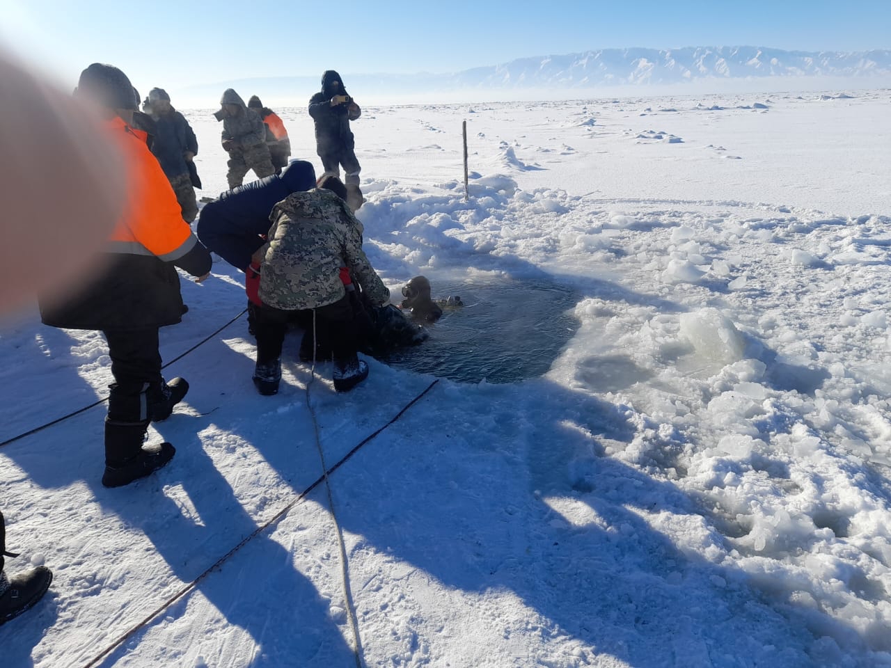 Сүңгуір құтқарушылар Алакөл көлінде батып кеткен жүргізушінің денесін тапты
