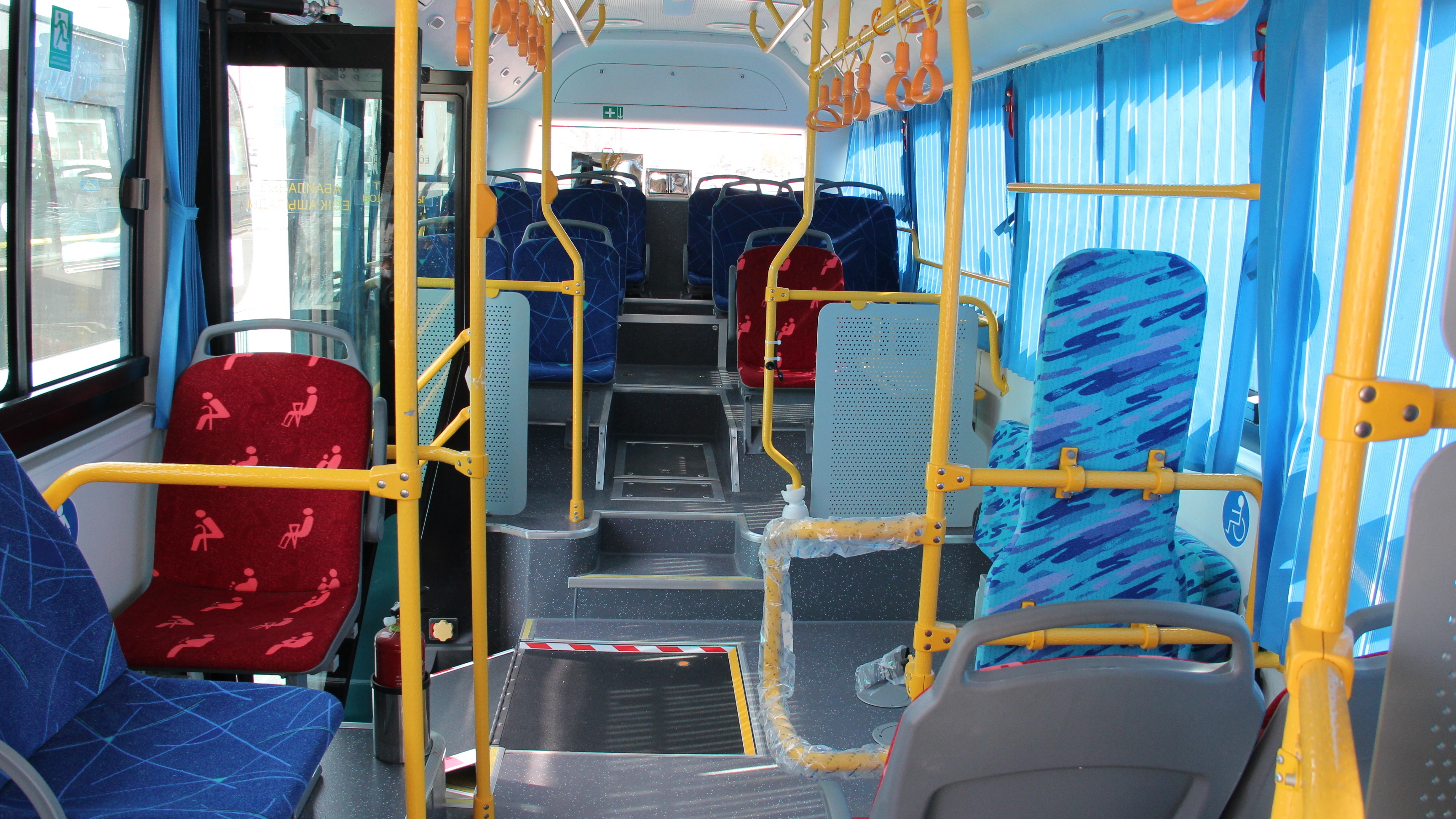 Карагандинцы до 18 лет смогут ездить в автобусах бесплатно