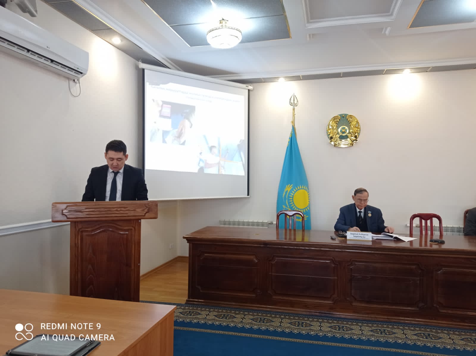 Бөкседегі аналь шарларының фотосуреттерін қараңыз