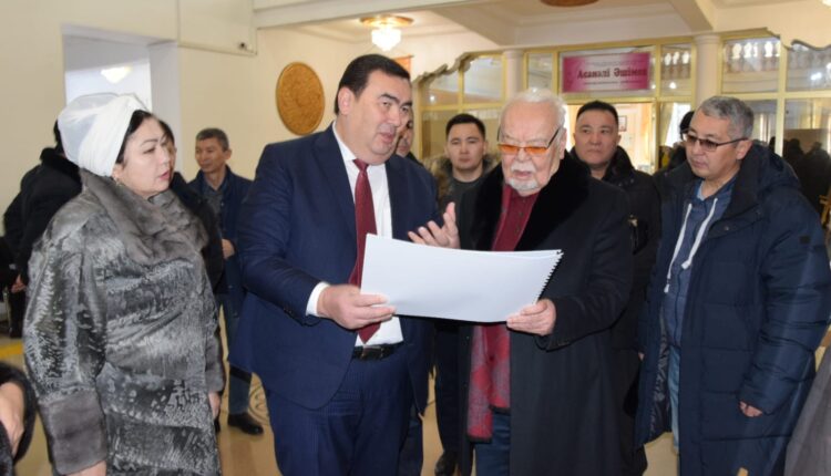Тараз қаласында Халық әртісі Асанәлі Әшімов атындағы өнер орталығы салынады. Аталған орталық өңір руханиятын насихаттаудағы бірден-бір маңызды нысанға айналмақ.