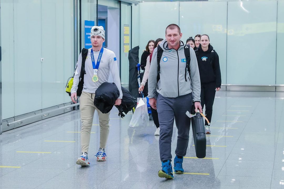 Герои зимней Универсиады - казахстанские биатлонисты вернулись на родину