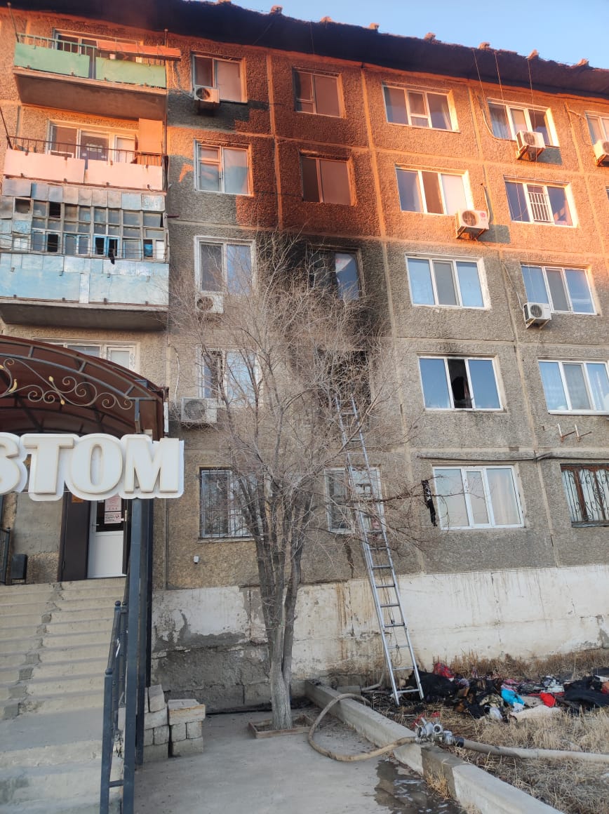 Өрт сөндірушілер өрт кезінде 6 адамды, оның ішінде 4 баланы құтқарды