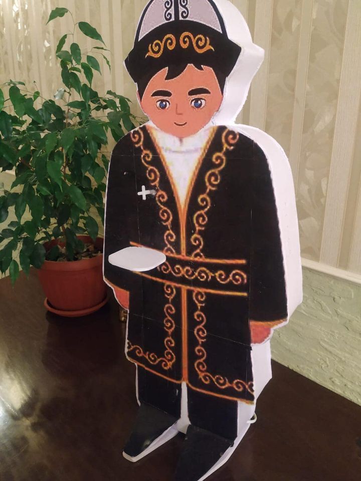 ТУРКЕСТАН: ТОЛЕБИЙСКИЙ ШКОЛЬНИК СОЗДАЛ РОБОТА, КОТОРЫЙ РАЗЛИВАЕТ КУМЫС