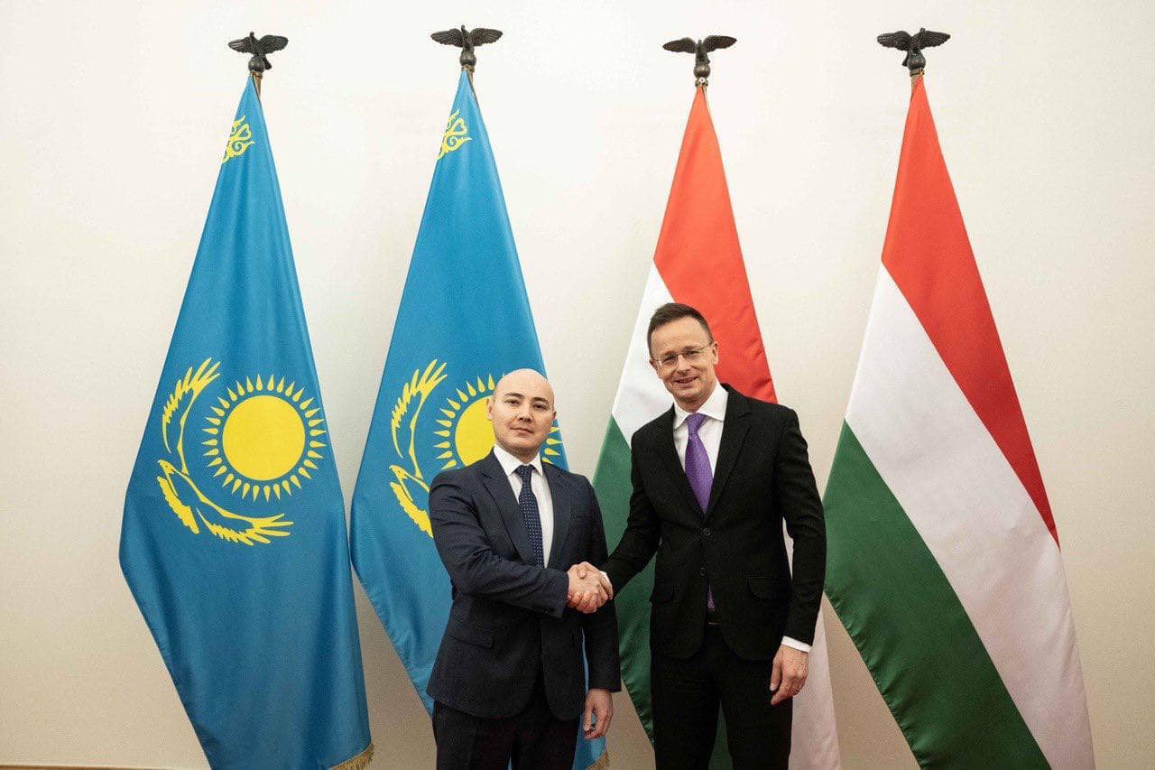 Министр нацэкономики Алибек Куантыров провел встречу с министром иностранных дел и внешней торговли Венгрии Петером Сийарто
