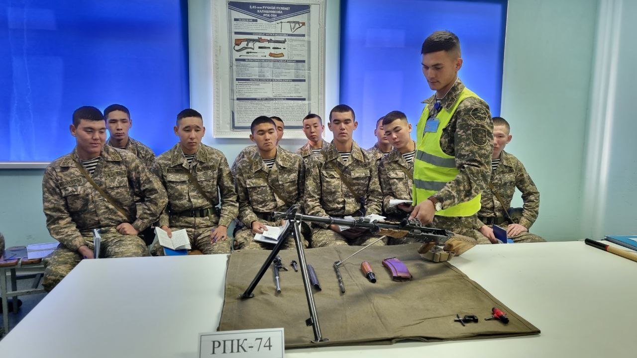 Военнослужащие казахстанской армии прошли подготовку по специальности