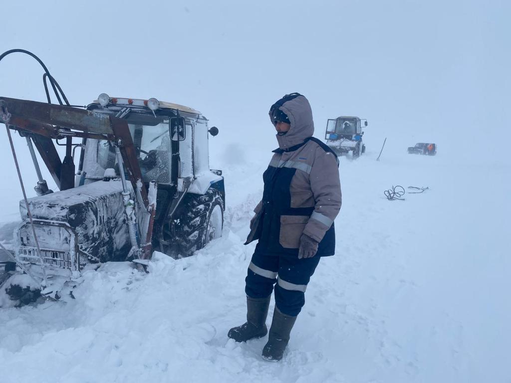 Проводятся поисковые работы 6 человек