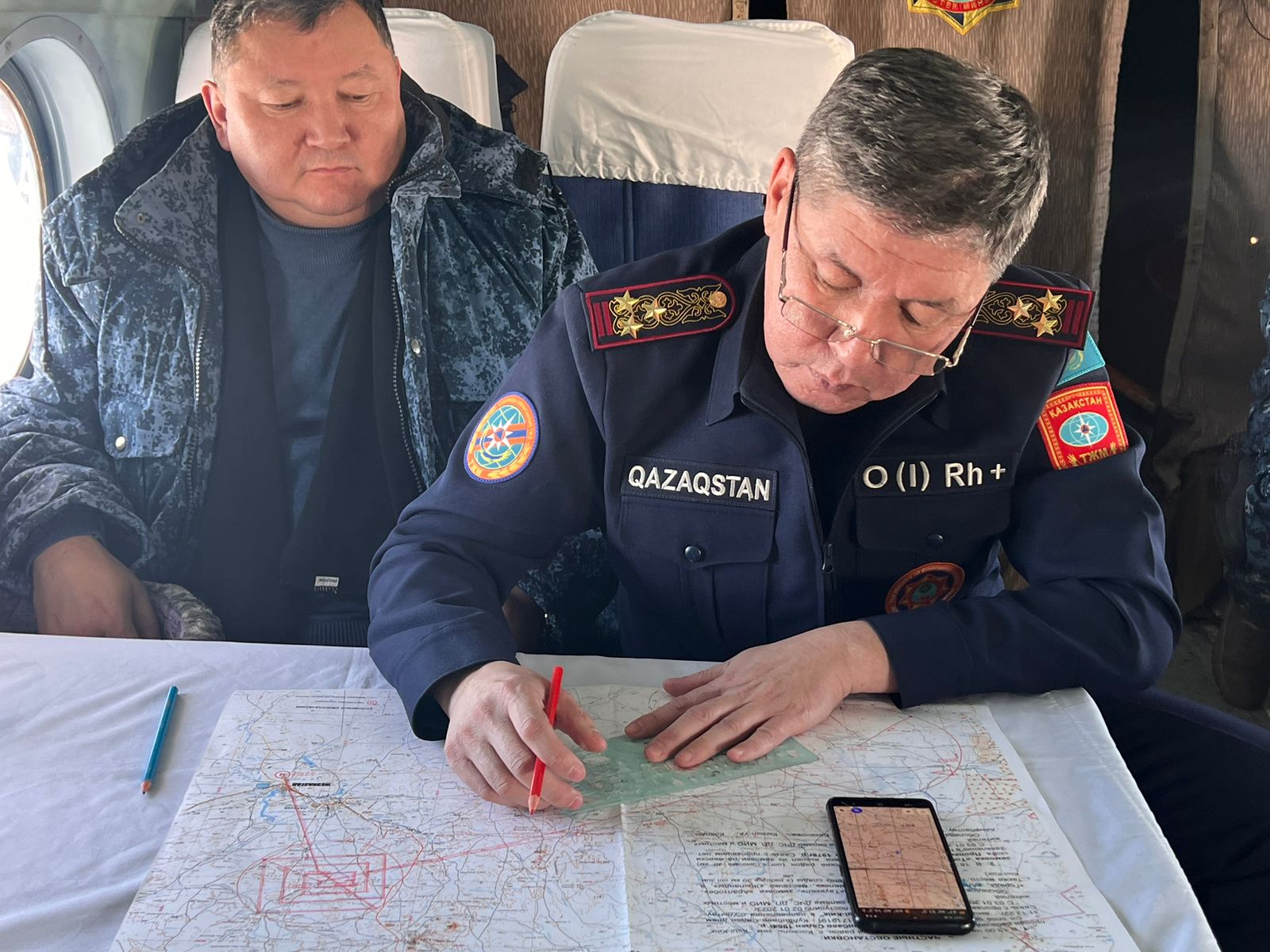 На поиски пропавших в области Ұлытау задействована авиация МЧС