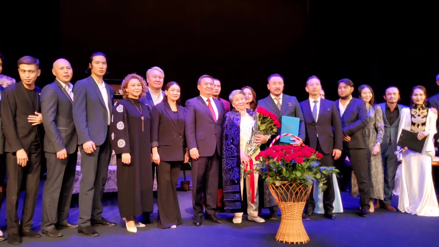 The regional Kazakh Musical and Drama Theater named after Shakhmet Khusainov opened the XXVII theatrical season with the production "Hello, Mom..." in honor of the 65th anniversary on the stage of the People's Artist of the Kazakh SSR, knight of the Order "Parasat" Zhibek Bagisova