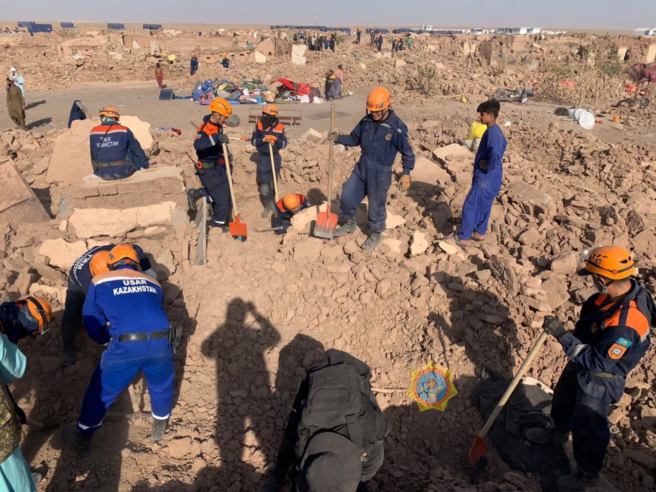 Казахстанскими спасателями обследованы разрушенные дома в трех населенных пунктах Афганистана