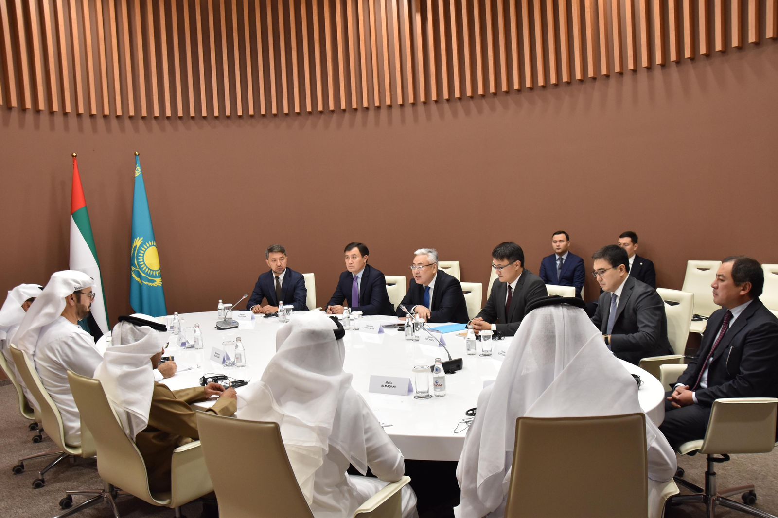 В рамках международного форума Digital Bridge 2023 состоялся официальный визит министра по делам кабинета министров ОАЭ