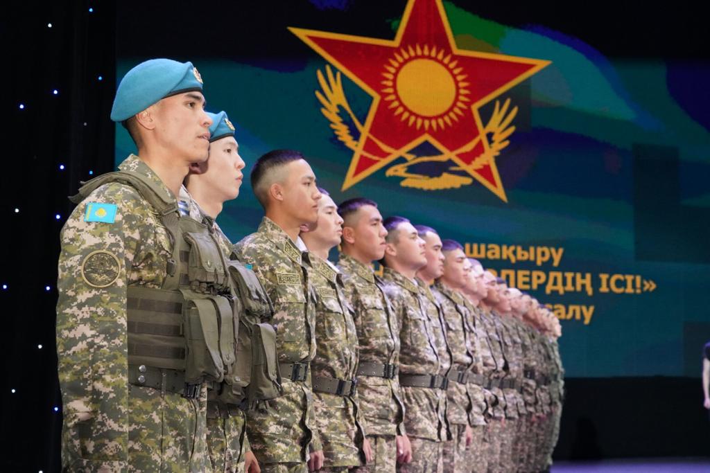 Ер адам әйелге айналады порнография