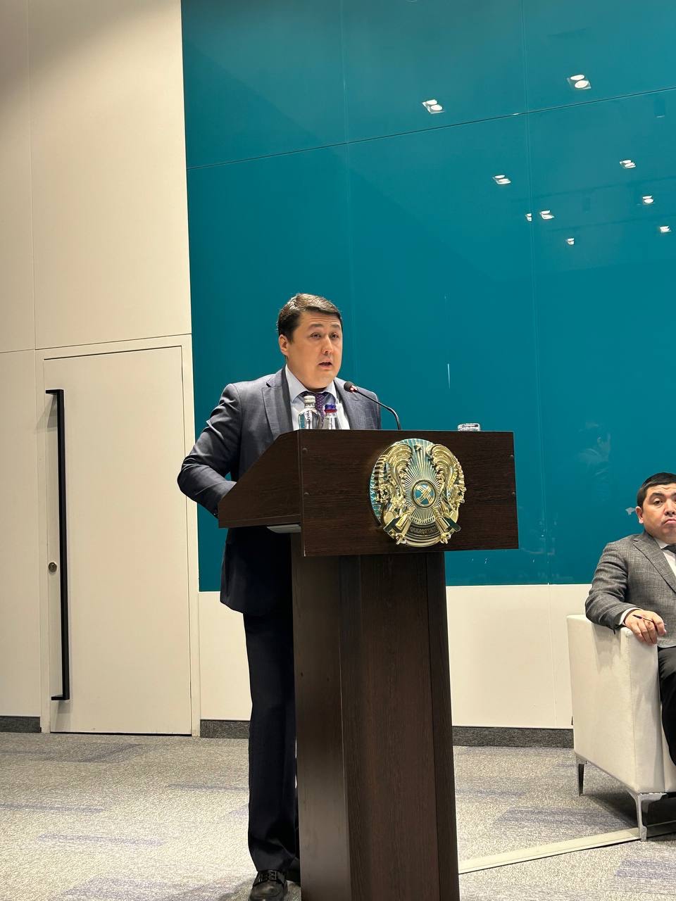 Әділет министрлігі әкімшілік жазаның жаңа түрі ретінде «қоғамдық жұмысқа тартуды» енгізуді ұсынды