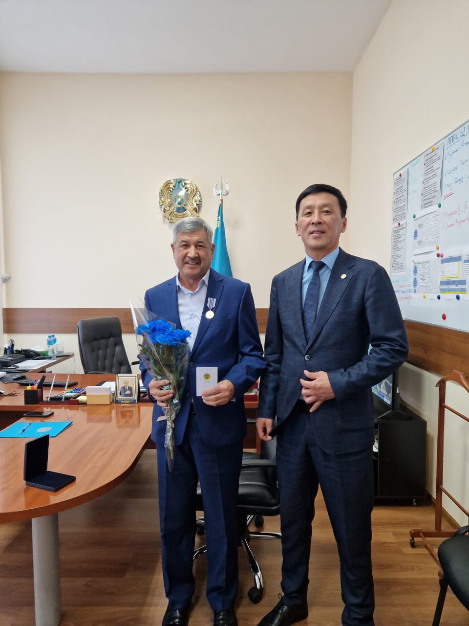 25 қазан Қазақстан Республикасы күніне орай марапаттау