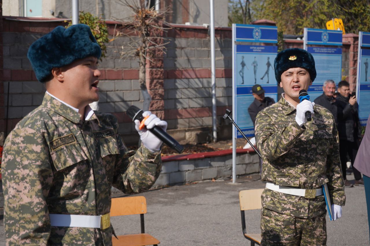 В Алматы торжественно проводили новобранцев на срочную воинскую службу